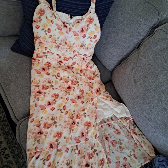 Abercrombie & Fitch Cream Floral Tie-Shoulder Midi Dress - Picture 2 of 4